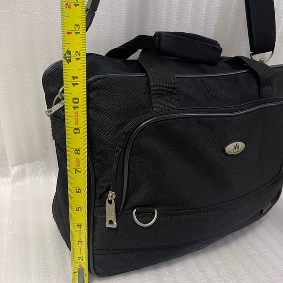 Black American Airlines Elegance Collection Travel Tote Bag - Picture 14 of 16